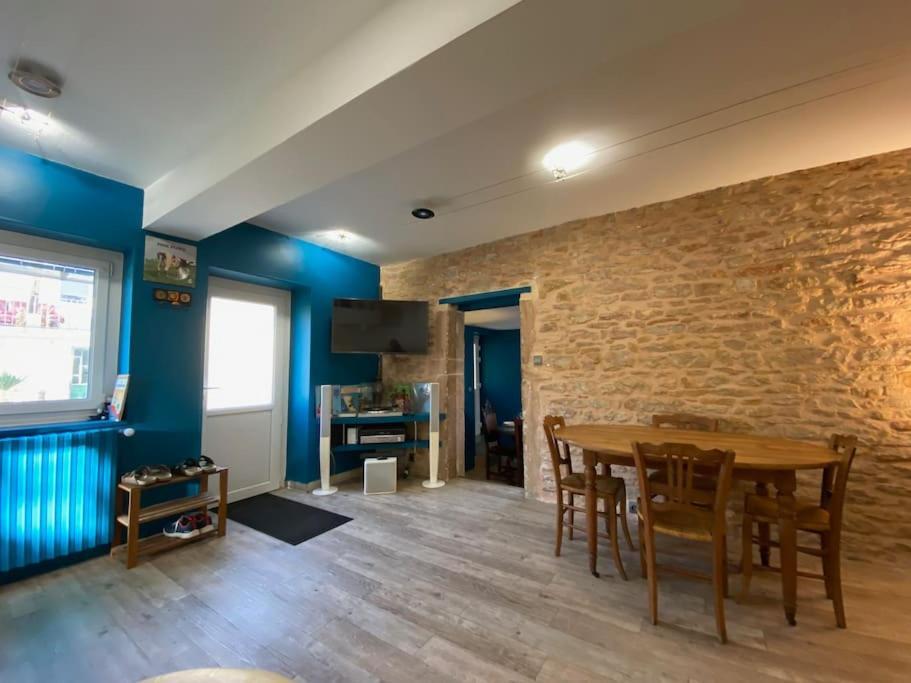 Au Lavoir Vinzelles Bagian luar foto